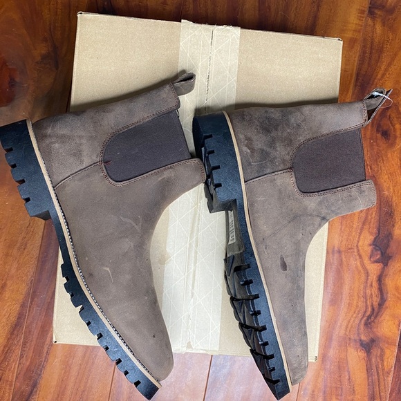 Brand new in box Line of Trade leather Chelsea boots - Picture 7 of 10